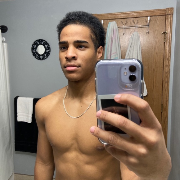 Meet your Posher, Tai - Picture 1 of 1